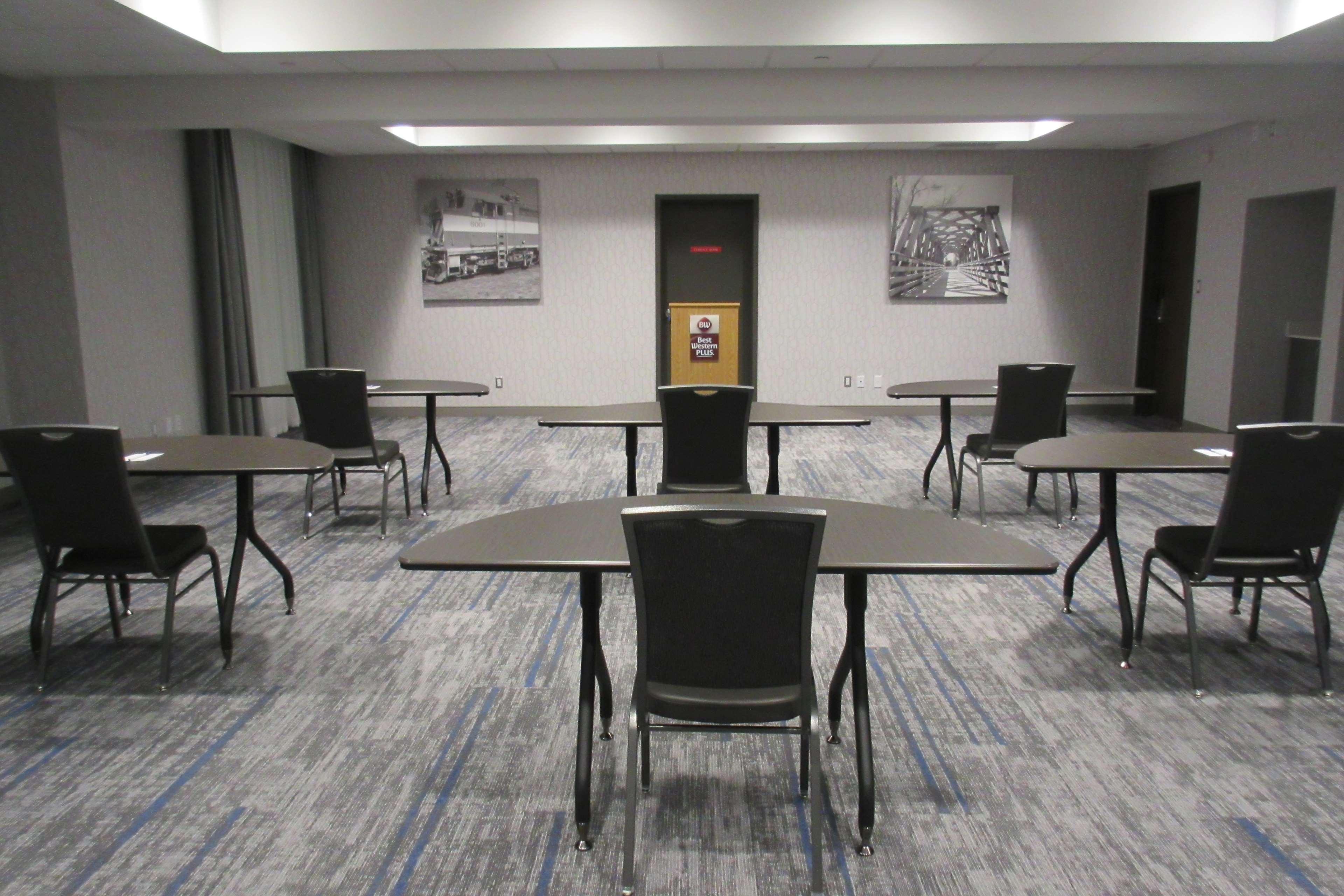 Best Western Inn & Suites Ontario Luaran gambar
