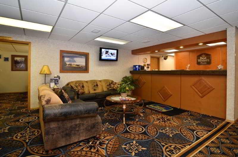 Best Western Inn & Suites Ontario Dalaman gambar